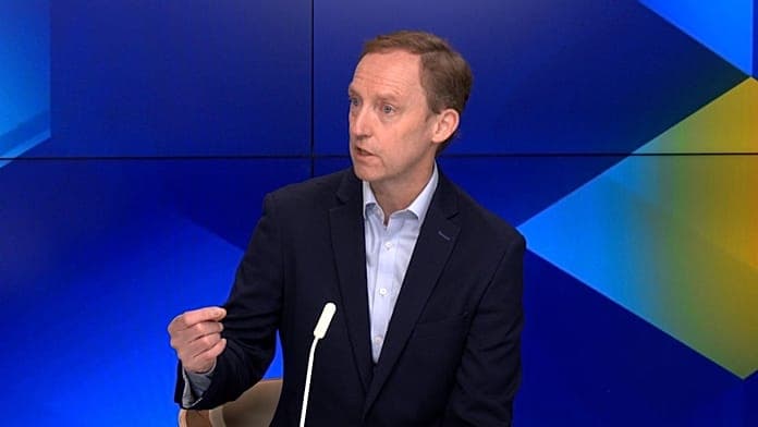 Irish MEP Advocates Pausing EU-US Trade Deal Amid Tariff Uncertainty Irish MEP Advocates Pausing EU-US Trade Deal Amid Tariff Uncertainty