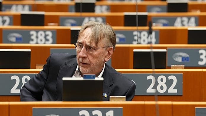 EPP pushes for EU-US trade deal discussions, Socialist chair insists on 19 May