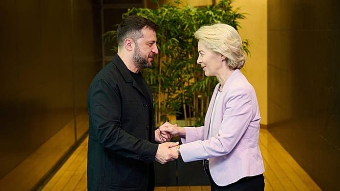 Hungary lifts veto, enabling first €90 billion loan payment to Ukraine Hungary lifts veto, enabling first €90 billion loan payment to Ukraine