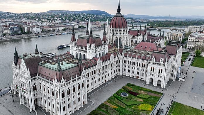 Ursula von der Leyen’s aide negotiates release of €10 billion in Hungary Ursula von der Leyen’s aide negotiates release of €10 billion in Hungary