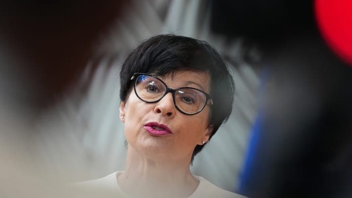 EU commissioner urges member states to open accession talks for Ukraine EU commissioner urges member states to open accession talks for Ukraine