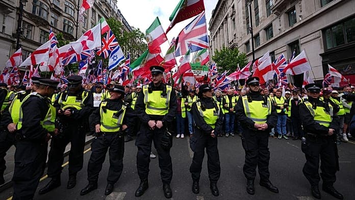 Metropolitan Police deploy 4,000 officers for rival marches in London