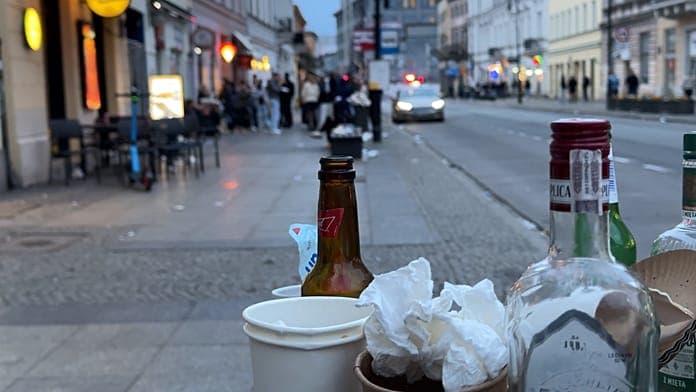 Warsaw bans overnight alcohol sales in shops from June 2024. Warsaw bans overnight alcohol sales in shops from June 2024.