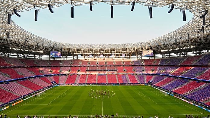 Football fans clash in Budapest ahead of Champions League final