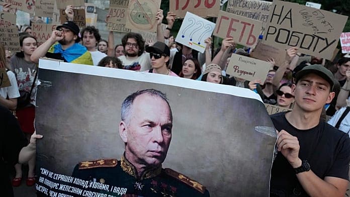 Zelenskyy dismisses general syrskyi, appoints major general drapatyi as chief Zelenskyy dismisses general syrskyi, appoints major general drapatyi as chief