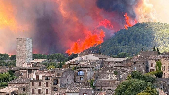Wildfire devastates Cotignac, destroying homes and forcing evacuations Wildfire devastates Cotignac, destroying homes and forcing evacuations