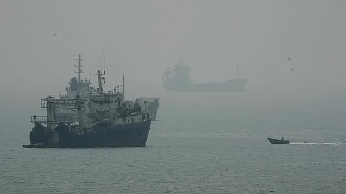 US forces destroy five Iranian oil tankers after missile attacks on ships US forces destroy five Iranian oil tankers after missile attacks on ships