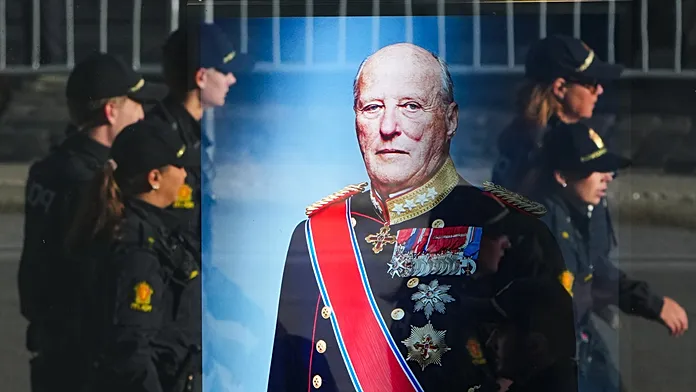 Norway holds minute of silence for King Harald V at his funeral Norway holds minute of silence for King Harald V at his funeral