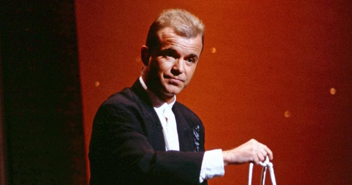 90s TV magician Wayne Dobson dies aged 68 decades after multiple sclerosis diagnosis