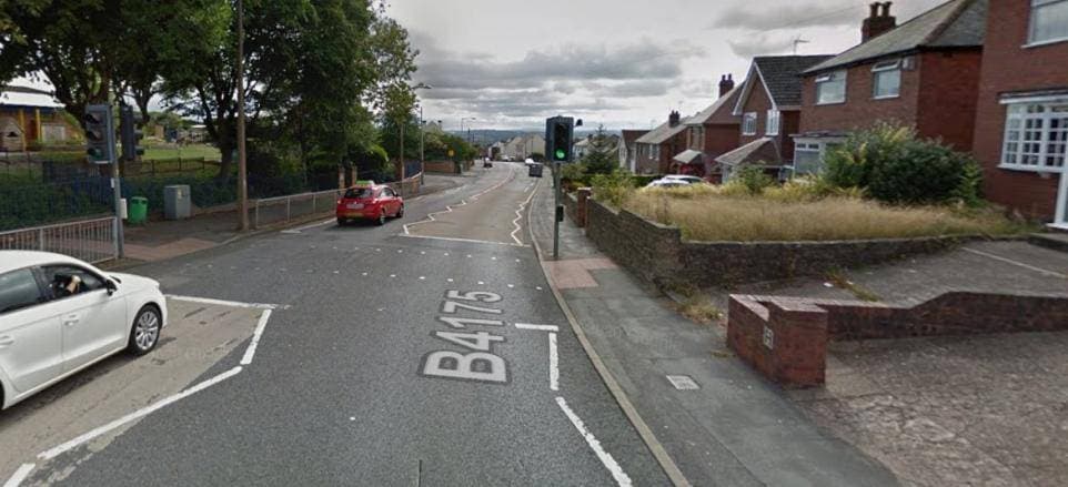 Police Officer 'Punched in Throat by Range Rover Driver Who Escaped Crash'