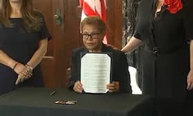 <p><strong>Cesar Chavez faces sexual abuse accusations, including from Dolores Huerta: how media coverage varies</strong></p> <p><strong>Cesar Chavez faces sexual abuse accusations, including from Dolores Huerta: how media coverage varies</strong></p>