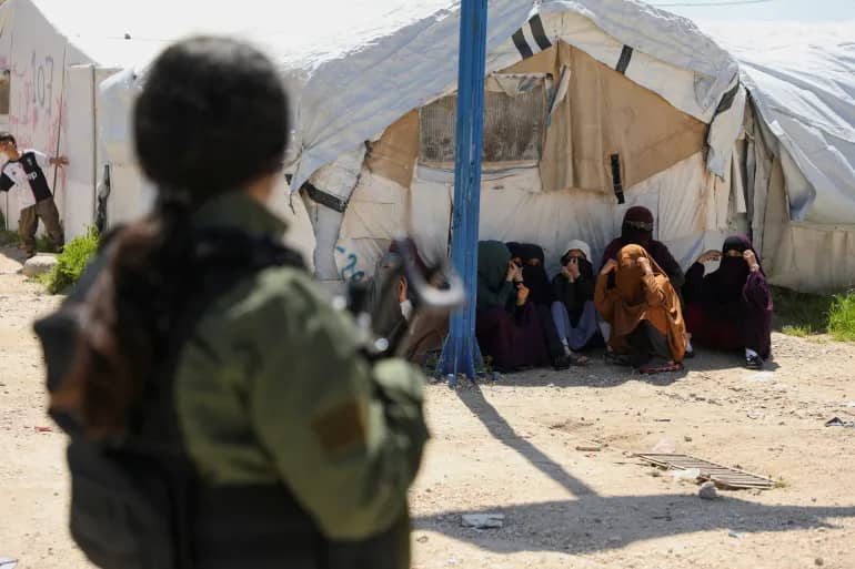 Group of women and children with alleged ISIL links arrives in Australia