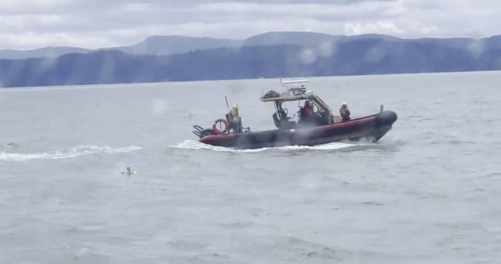 B.C. couple who rescued three from sinking boat urge wearing life-jackets