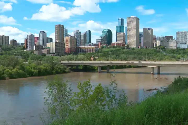 Officials remove water supply alert as stormwater pressure in Edmonton eases