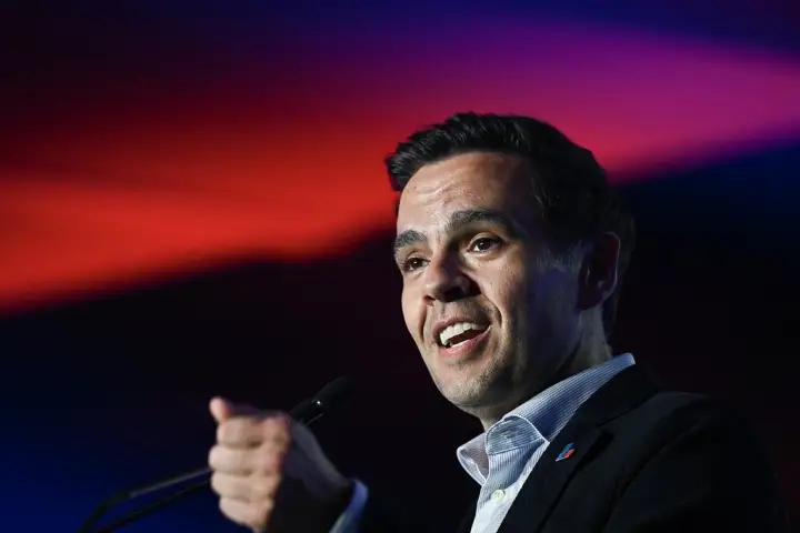 Quebec Liberal Party presents itself as the only federalist choice ahead of election