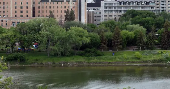 High flows in South Saskatchewan River dislodge buoys and trigger rescues High flows in South Saskatchewan River dislodge buoys and trigger rescues