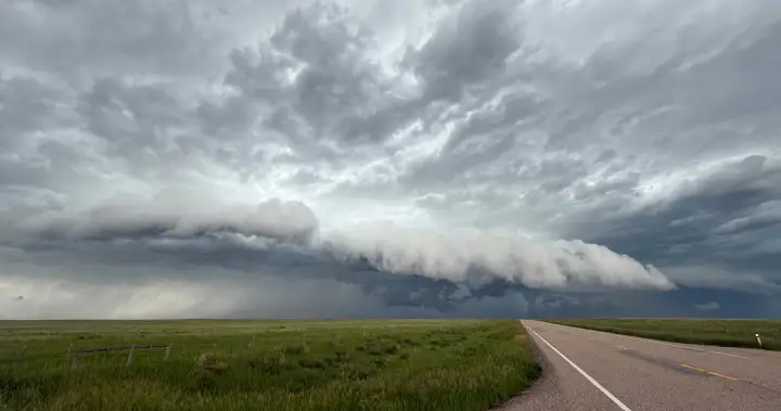 Tornado warning lifted for parts of Manitoba following severe thunderstorm Tornado warning lifted for parts of Manitoba following severe thunderstorm