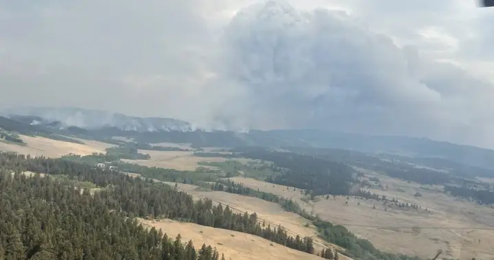 Wildfires near Clinton, B.C. merge, covering nearly 670 square kilometres