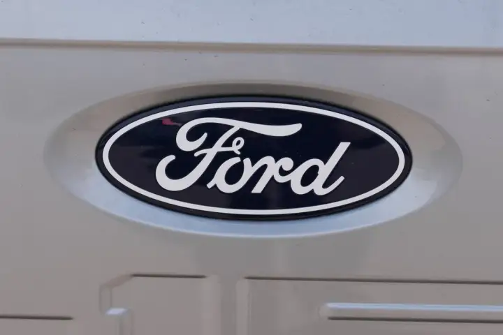 Unifor outlines terms of tentative agreement with Ford for auto workers