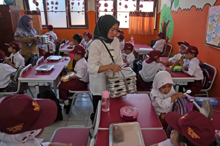 Indonesia's free meals programme faces corruption and waste allegations