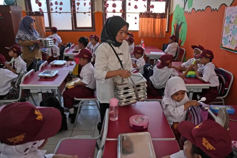 Indonesia’s free meals programme faces corruption and waste allegations Indonesia’s free meals programme faces corruption and waste allegations