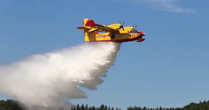 Residents evacuated in northern Ontario due to nearby forest fires Residents evacuated in northern Ontario due to nearby forest fires