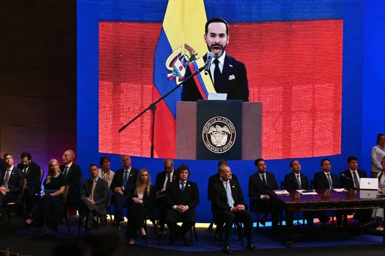 Abelardo de la Espriella sworn in as Colombia’s president, pledges crackdown on armed groups