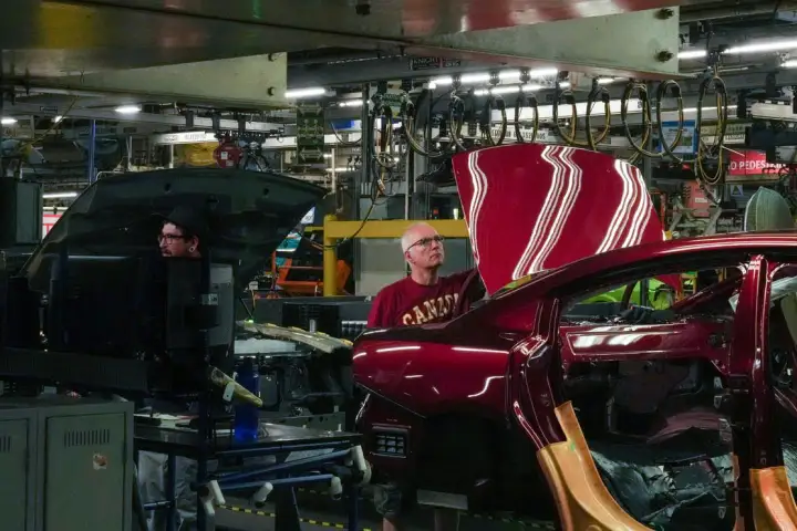 Canada-U.S. trade agreement should include auto sector, says Brampton mayor
