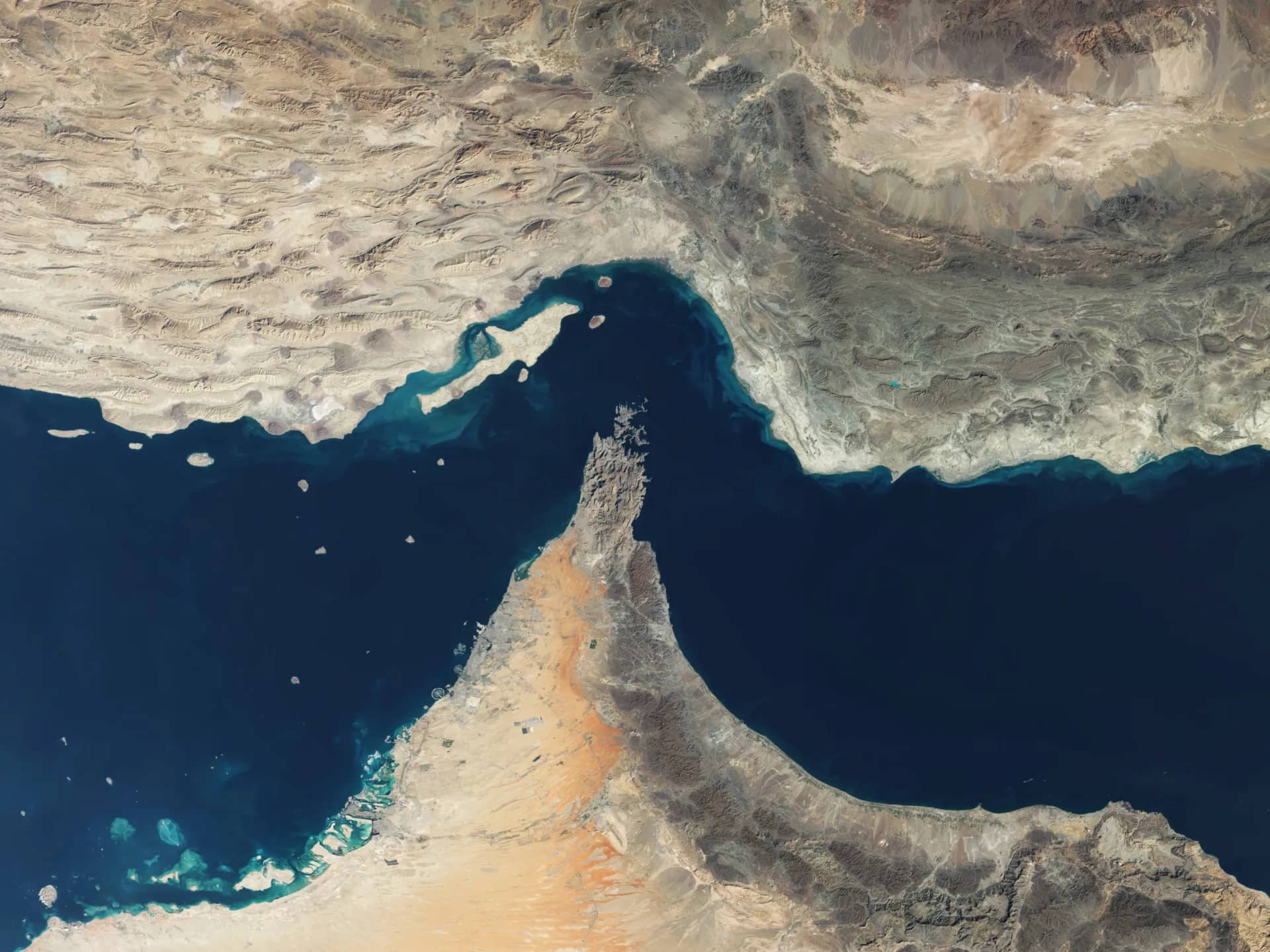 Bahrain announces it will not attend Iran's proposed meeting on Hormuz Strait