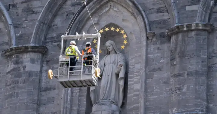 Scaffolding to be removed from Notre-Dame Basilica in Montreal Scaffolding to be removed from Notre-Dame Basilica in Montreal
