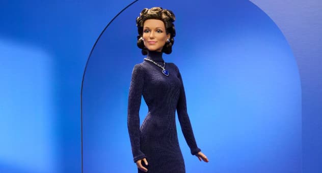 Céline Dion receives Barbie doll inspired by her 1998 Oscars outfit Céline Dion receives Barbie doll inspired by her 1998 Oscars outfit