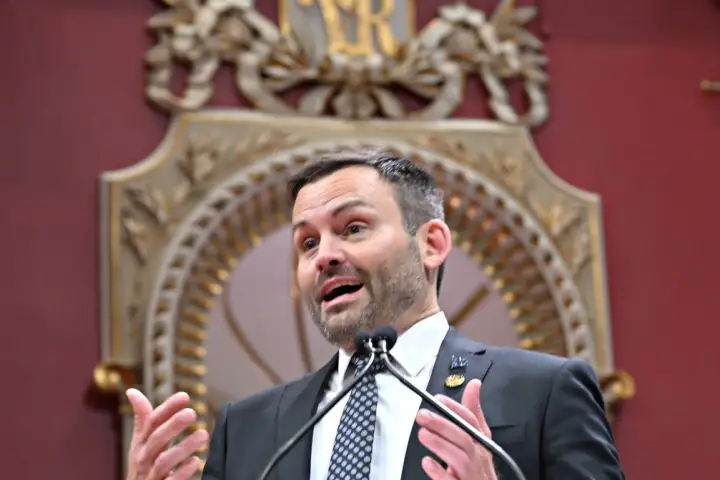 Poll indicates PQ's referendum pledge may have cost party majority
