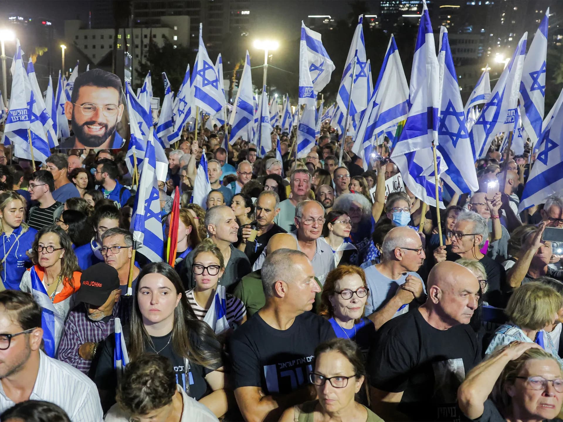 Thousands in Tel Aviv protest against Netanyahu government before election Thousands in Tel Aviv protest against Netanyahu government before election