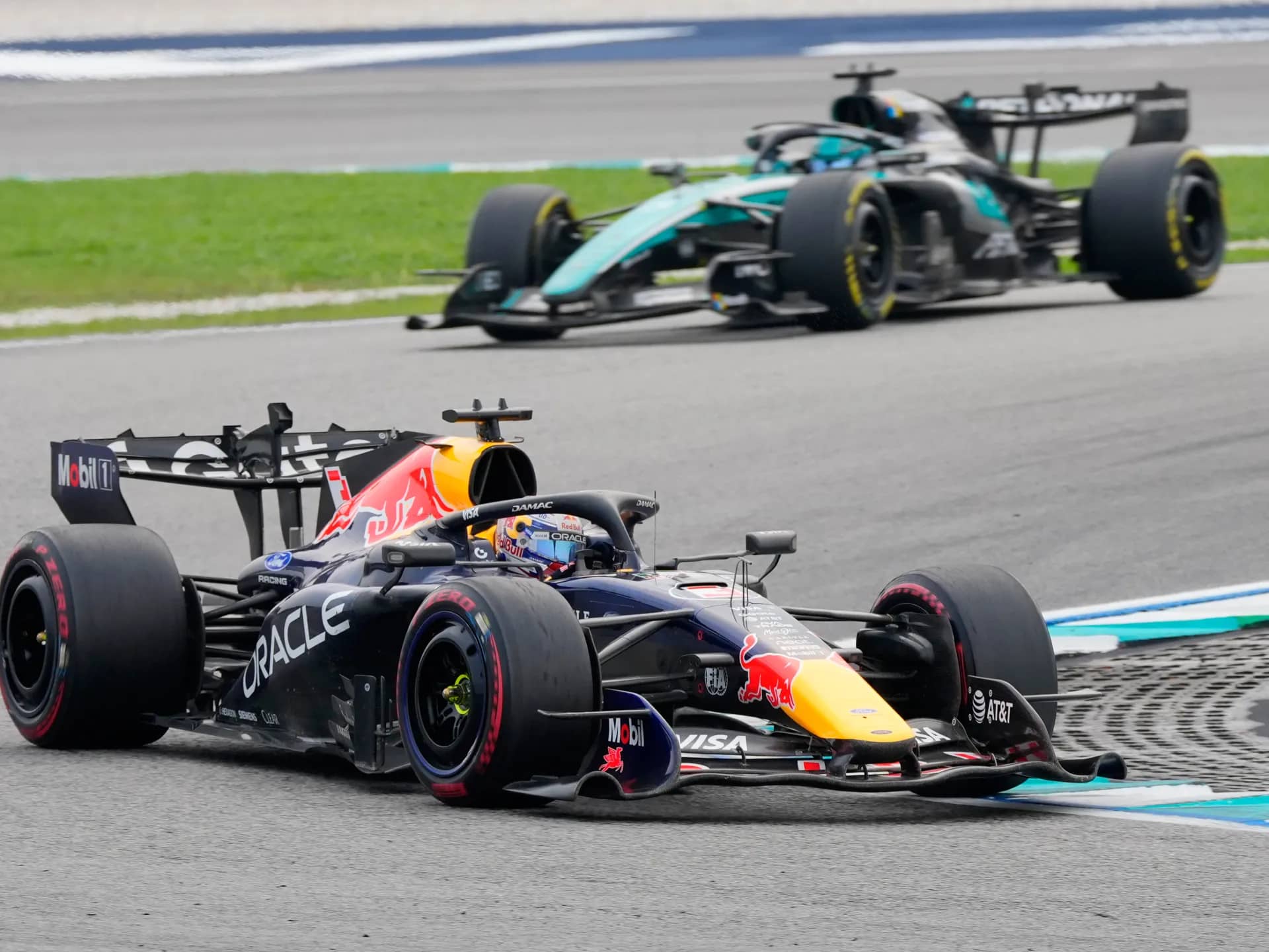 Formula One to investigate software bug affecting Bahrain Grand Prix restart